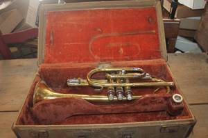 lot 1935 image: Antique Collegiate  Trumpet in Carrying Case