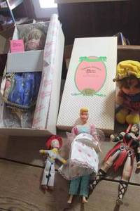 lot 1943 image: NIB Paradis Galleries Porcelain Doll and More