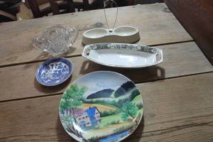 lot 1946 image: Vtg. Made in Japan Serving Dish and More