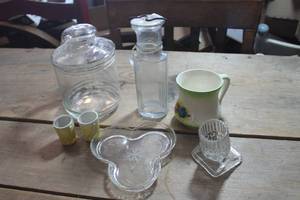 lot 1948 image: Vintage Cannon Toothpick Holder and More