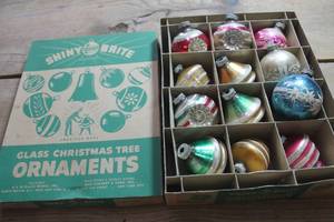 lot 1955 image: Vintage Shiny Brite Ornaments
