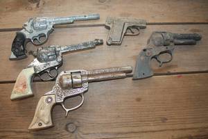 lot 1961 image: Vintage Toy Cap Guns