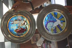lot 1967 image: Vintage Stain Glass Dcor Collector Plates Christmas