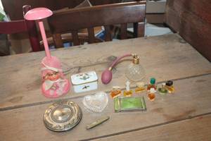 lot 1993 image: Vtg. Sterling Silver Compact, Trinket Boxes & More