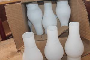 lot 2003 image: 12- Vintage Oil Lamp Shades