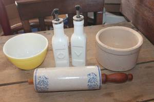 lot 2012 image: Vintage Pyrex Bowl and More