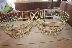 lot 2017 image: 2 Vintage Metal Chicken Egg Baskets