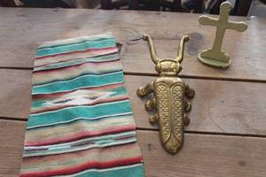 lot 2023 image: Vintage Boot Puller and More