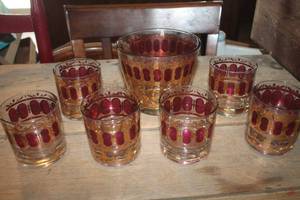 lot 2052 image: Vintage Bar Set