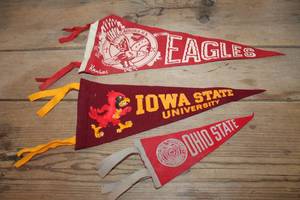 lot 2063 image: Vintage Felt Pennants
