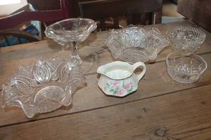 lot 2064 image: Vintage Glass Serving Bowls and More