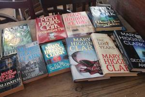 lot 2085 image: Lot of Mary Higgins Clark Books