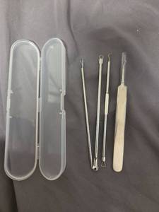 lot 807 image: 5PCS Blackhead Remover Comedone Extractor, Curved Blackhead Tweezers Kit, Professional Stainless Pimple Acne Blemish Removal Tools Kit for Manual - Retail $5