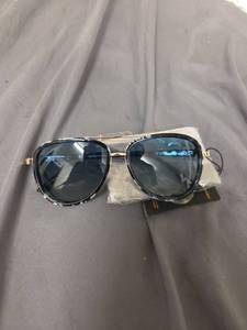 lot 838 image: Womens Sunglasses - Retail $0