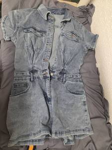 lot 848 image: Medium Jean Romper - Retail $0