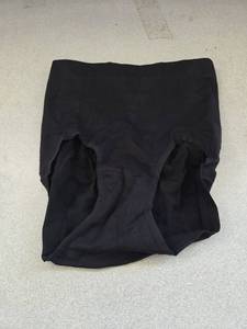 lot 997 image: Size Large Shapewear Underwear  - Retail $0