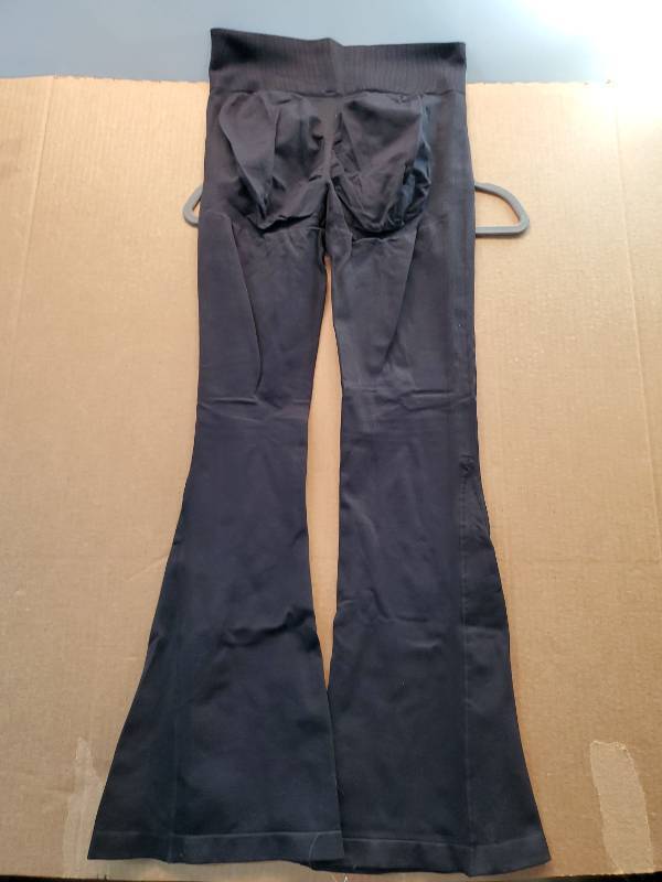 lot 27684 image: Black High-Waist Flare Leggings L - Retail $15