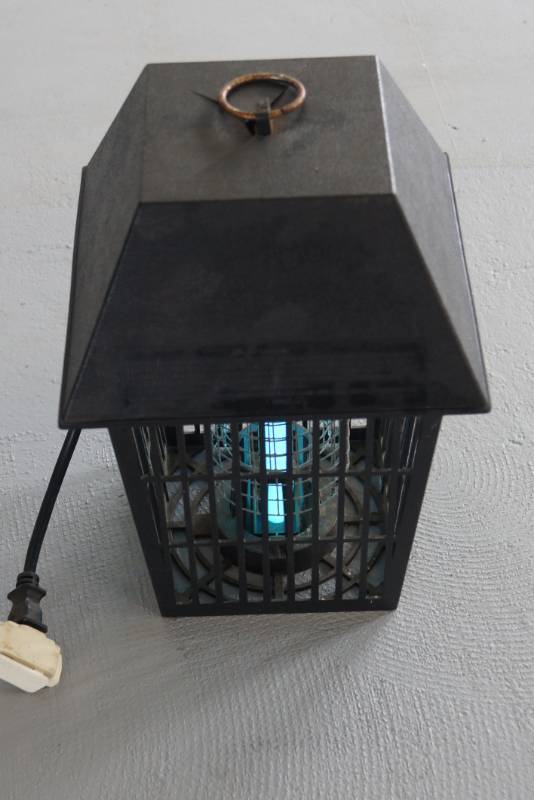 lot 12 image: Stinger Bug Zapper-  Summer is Coming
