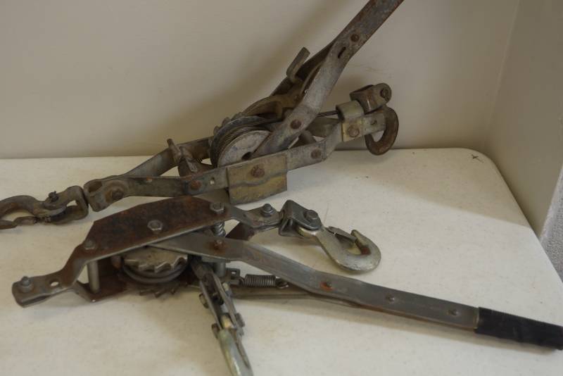 lot 13 image: Maasdam PowR Pull    Lot of 2 Pullers