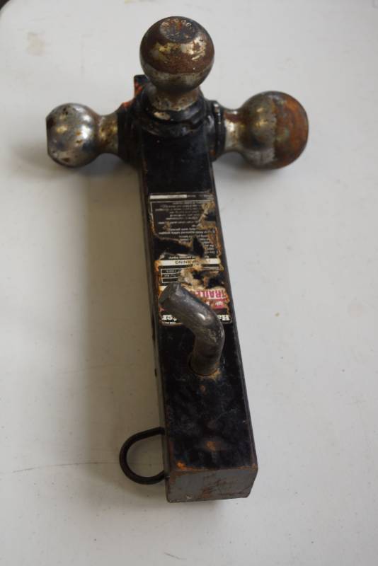 lot 24 image: 3 Way Receiver Hitch- Straight