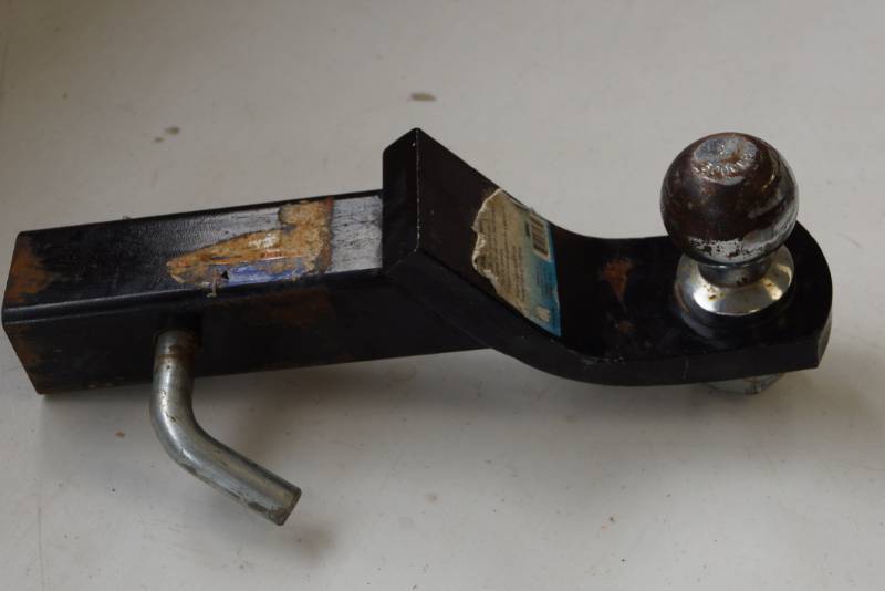 lot 25 image: Drop Receiver Hitch With 2 Ball and Pin
