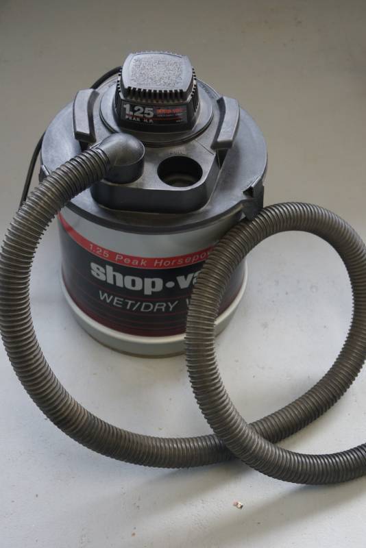 lot 30 image: 1.25 HP  WetDry Shop Vac