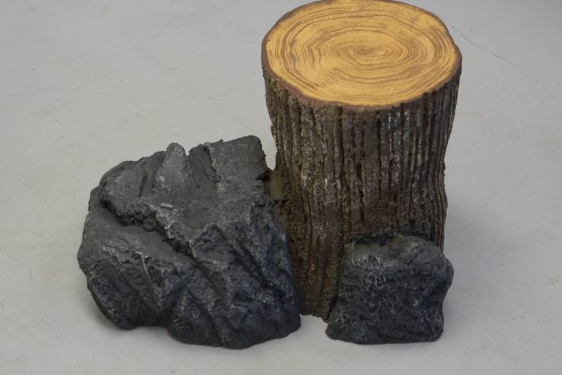 lot 56 image: Faux Stump- Decor- Picture Prop- Reptile Cage