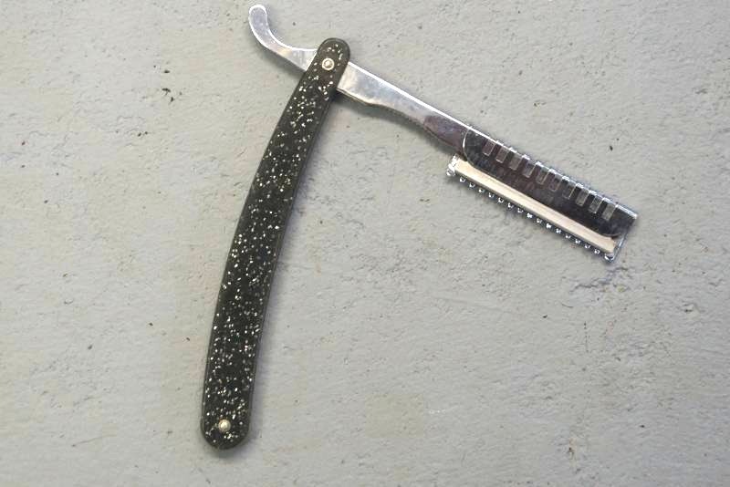 lot 102 image: Weck Hair Shaper- Folding Straight Razor