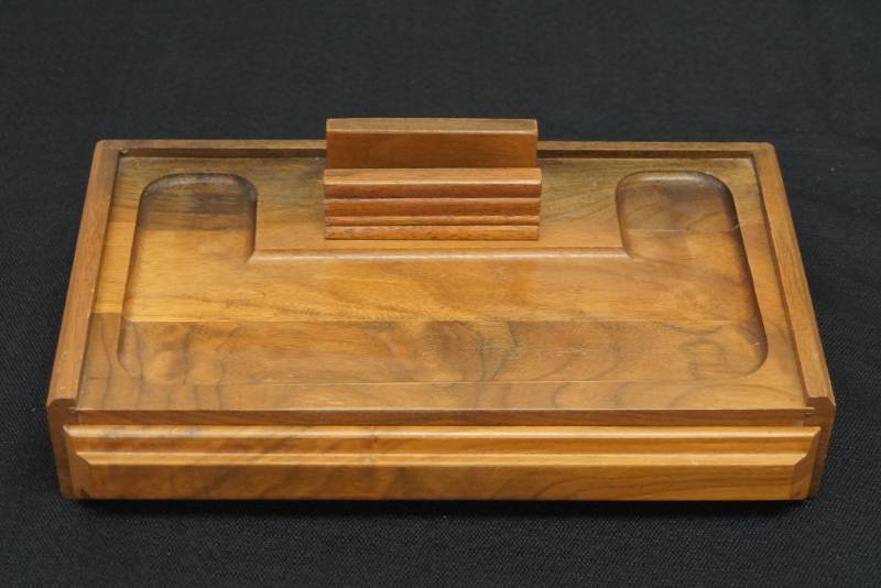 lot 108 image: Mens Valet Box- Keepsakes- American Walnut