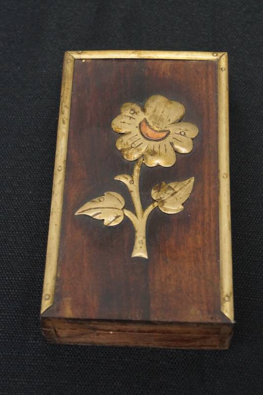lot 110 image: Wood Box With Brass Accents- Flower- Neat