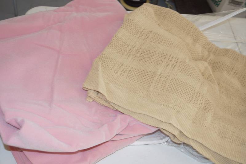 lot 117 image: 2 Blankets- So Snuggly