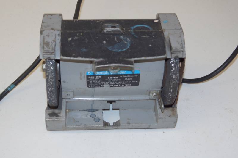 lot 121 image: Duel Wheel 5 Bench Grinder