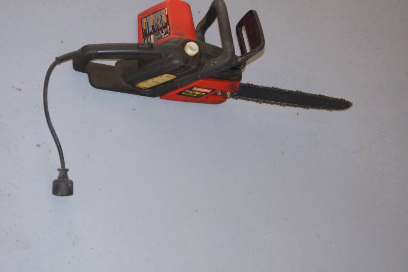 lot 127 image: Craftsman Electric Chainsaw