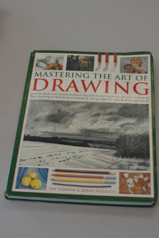 lot 160 image: Mastering The Art of Drawing- Book
