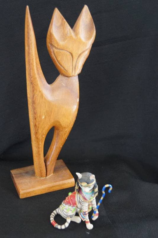 lot 192 image: Cool Cal Decor- Statues-  Wood and Ceramic Pieces