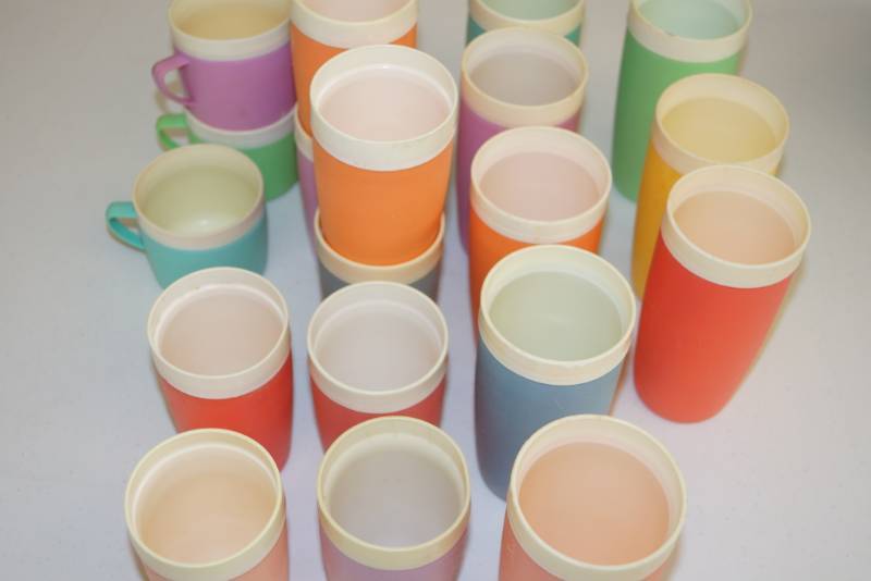 lot 201 image: Vintage  Bolero  Therm-O-Ware Cups  Multiple Sizes