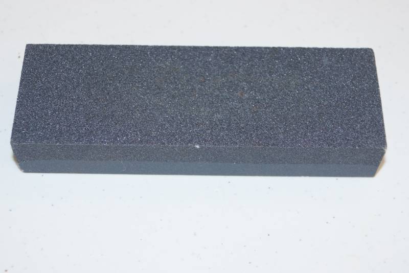 lot 207 image: Whet Wet Stone-  Sharpen Those Knives You Are Bidding On