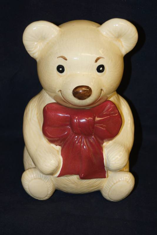 lot 303 image: Vintage METLOX Teddy Bear Cookie Jar