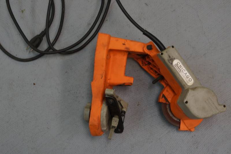 lot 323 image: Electric Chainsaw Saw Sharpener