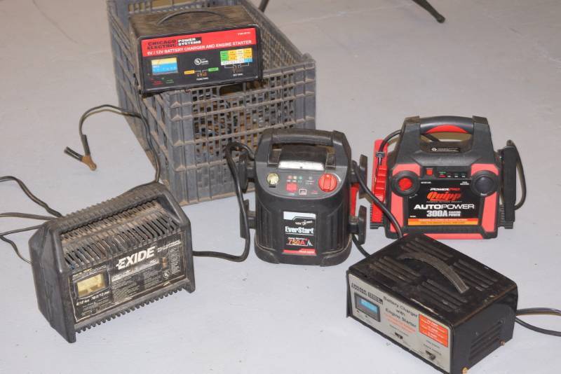 lot 337 image: Battery Chargers and Jump Pack Lot