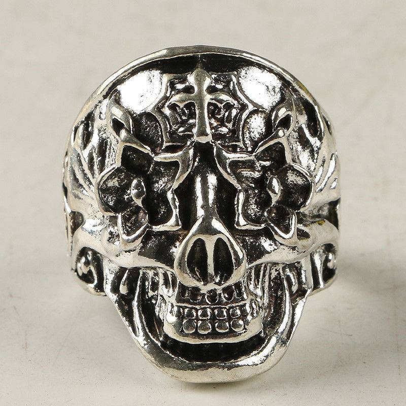 lot 275 image: Tibetan Silver Skull Ring  Size 11