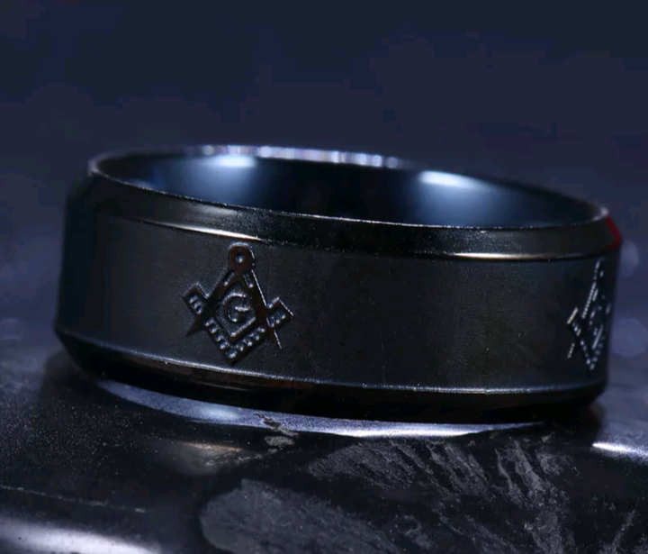 lot 283 image: Masonic Black Stainless Steel Ring  Size 10