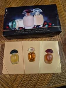 lot 104 image: Avon Rare Jewels Eau de Parfum Mini Collection Set