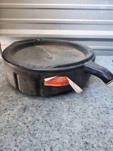 lot 200 image: Hopkins Manufacturing 15 Quart Drain Container 1183