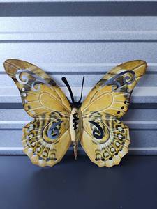 lot 206 image: Butterfly Wall Decor Yellow Black 10 Inches
