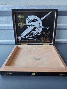 lot 217 image: Espada Oscuro Guard 50x6 Cigar Box