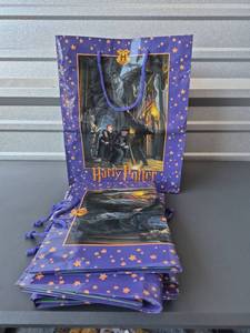 lot 271 image: Harry Potter Shopping Bag with Handles - Lot of 6