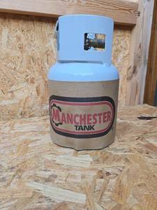 lot 312 image: Manchester Tank DOT-4B240 Propane Cylinder XA331731 M4499