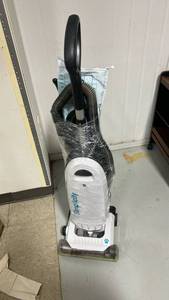 lot 255 image: Bissell Pet Upright Carpet Cleaner Machine