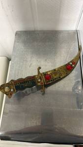 lot 268 image: Decorative Curved Dagger with Red Stone and Green Stone Inlay